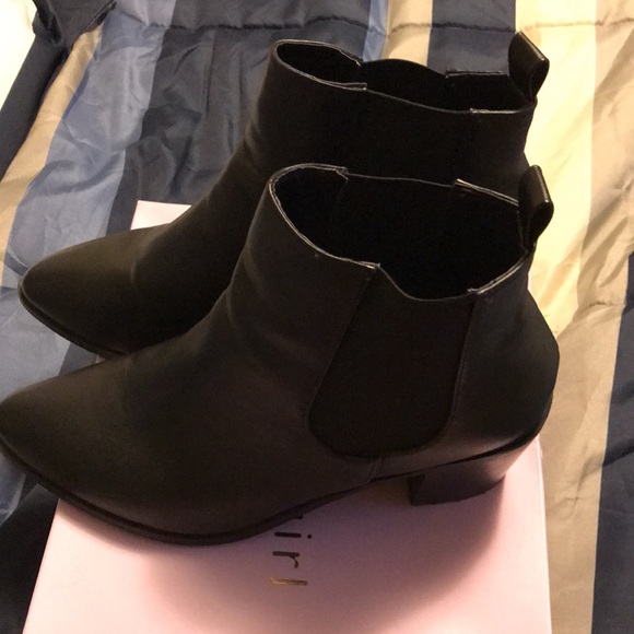 Black Boots - Picture 7 of 7